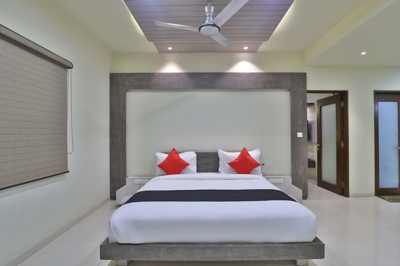 Capital O 47284 Atithi Resort Bharuch Bagian luar foto