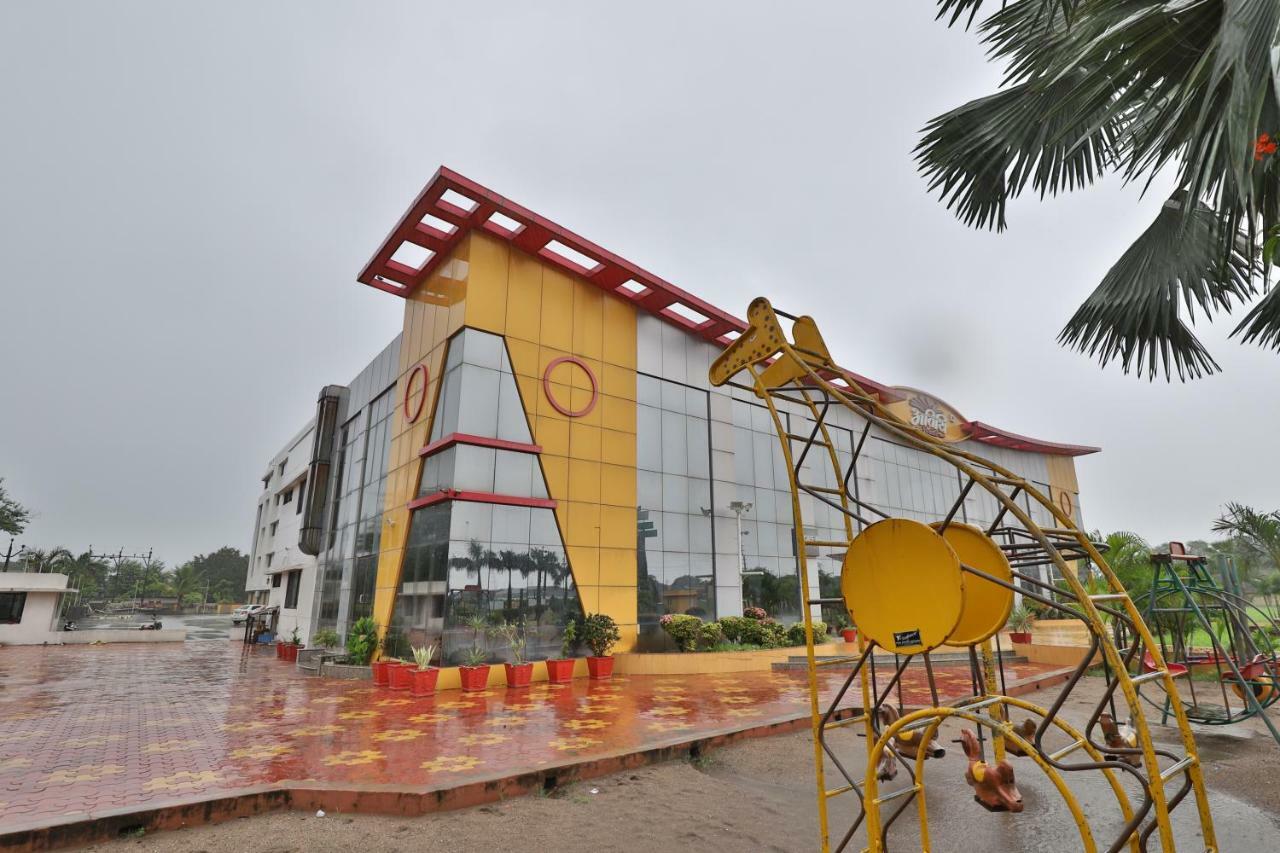 Capital O 47284 Atithi Resort Bharuch Bagian luar foto