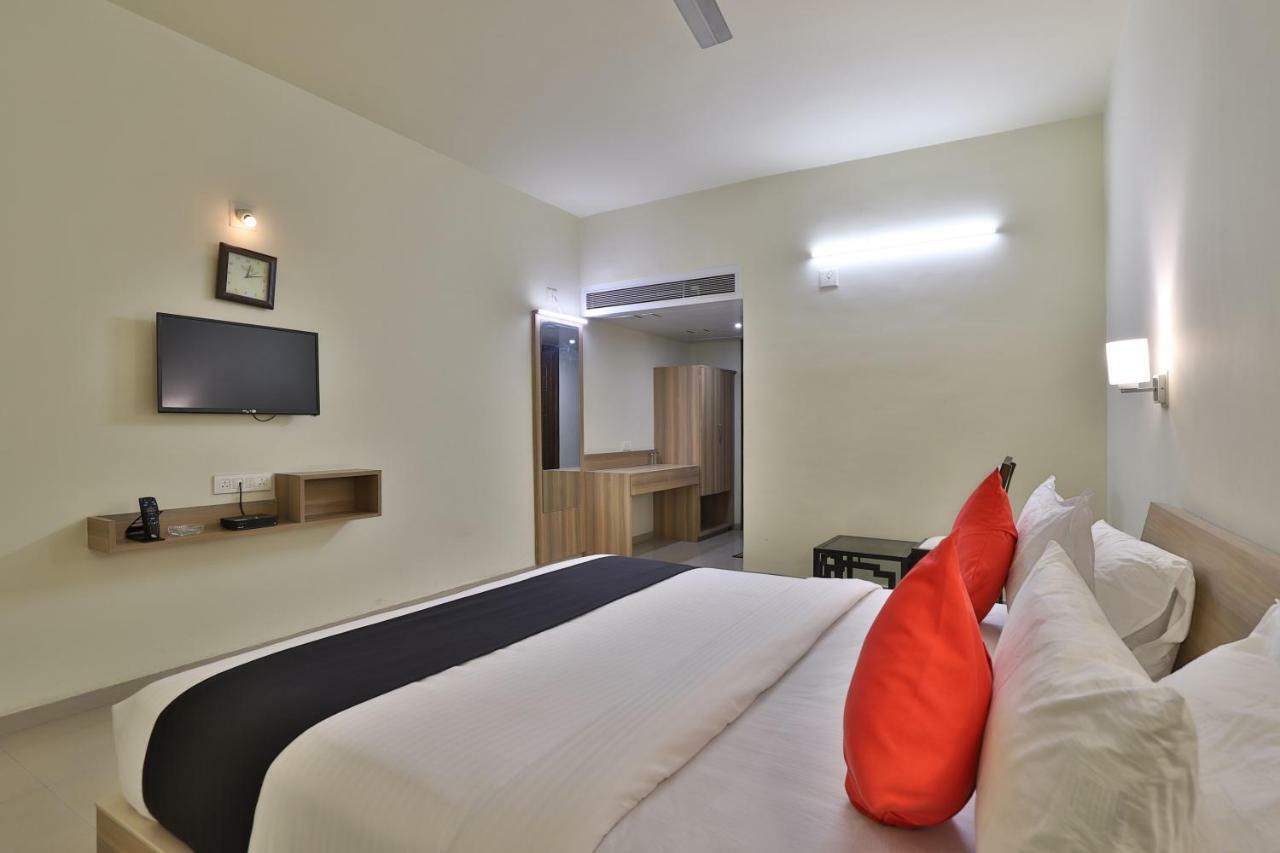 Capital O 47284 Atithi Resort Bharuch Bagian luar foto